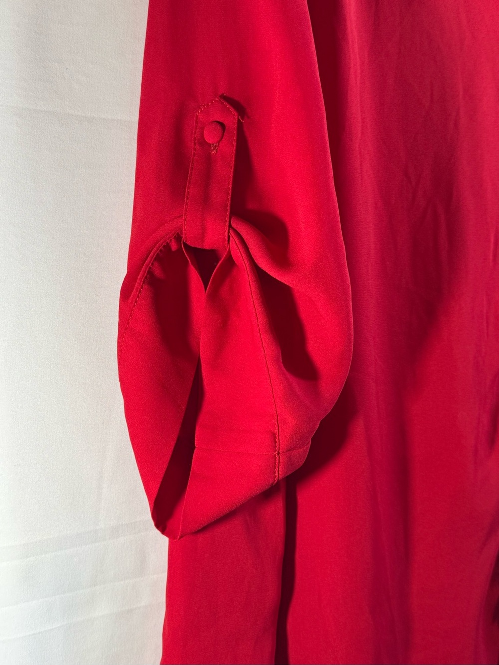 Torrid Red V-Neck Button-Front Blouse Size 2 (2X) - Picture 4 of 9